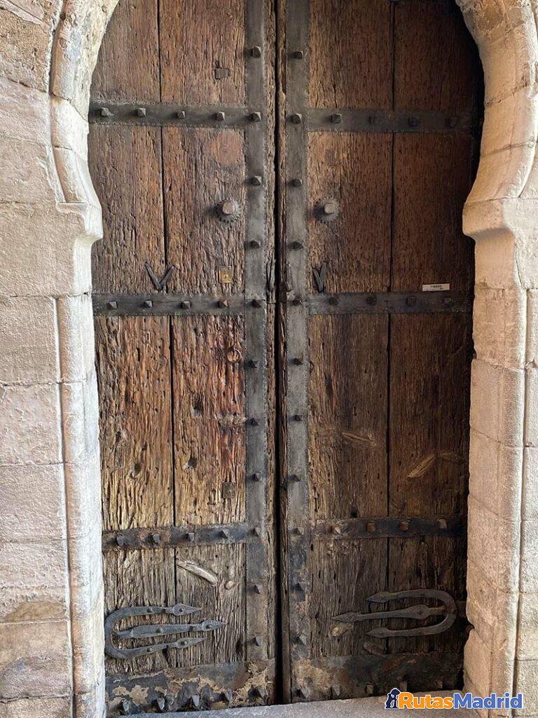 Casas de los Lujanes Casas de los Lujanes