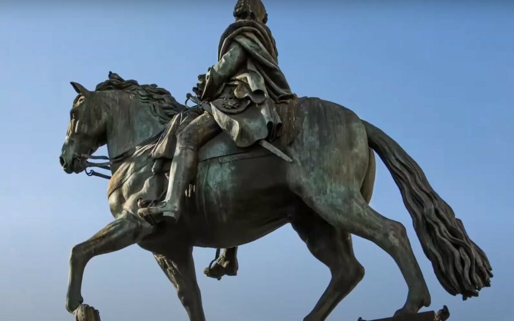 Estatua del Rey Carlos III en la Puerta del Sol Estatua del Rey Carlos III en la Puerta del Sol